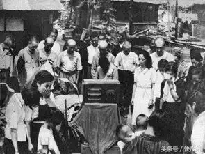 天皇宣布投降的那一瞬7000万日本民众一个表情,很可怕