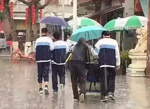 这才是炫富的最高境界,穷养富养不如有教养,愿世界温柔以待