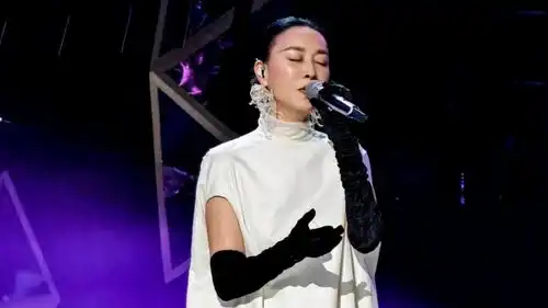那英澳门演唱会座无虚席现场大合唱白天不懂夜的黑,太震撼了