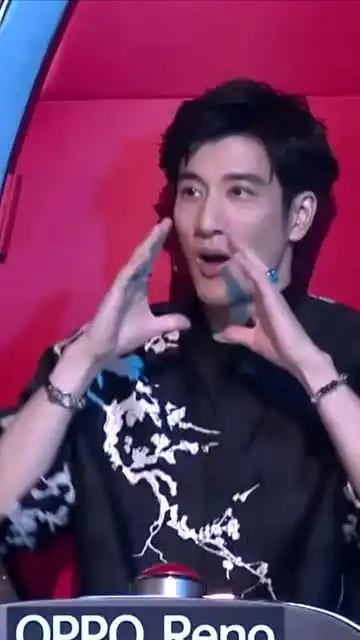 杨默依激情演唱thisisme直击人心,那英的表情亮了