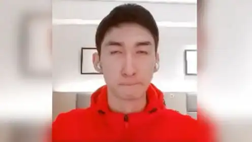 武大靖直播堪比喜剧现场每帧都是表情包,故意踢走王濛太好笑了