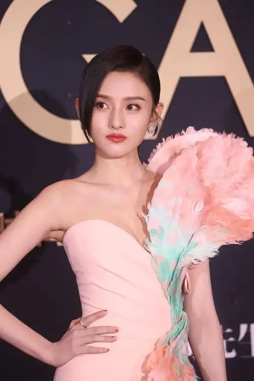 曝乐坛已婚男顶流出轨,疑小3孕后被逼打胎,恐牵连薛之谦周杰伦