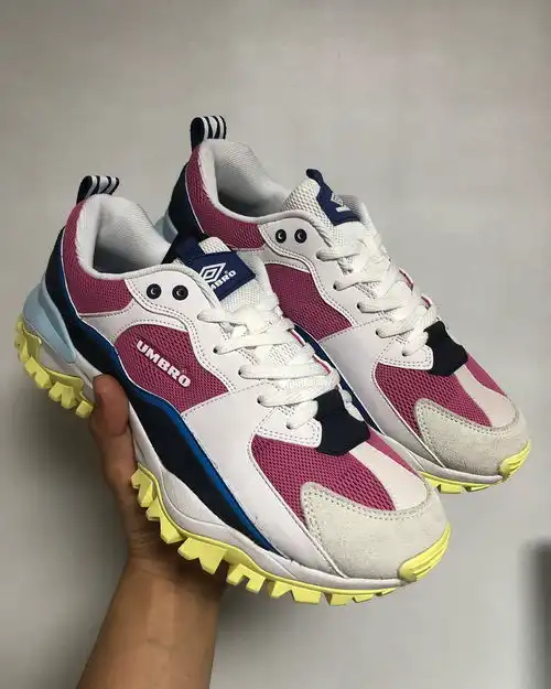 dadshoes又有新成员umbro这双老爹鞋走可爱路线