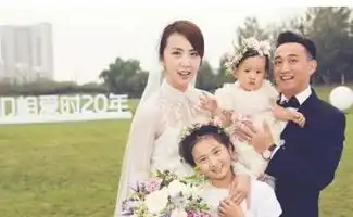 黄磊老婆怀三胎从侧面看孕肚也是十分明显图