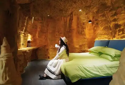 河北七彩森林里藏着童话世界中的魔法屋,丹霞地貌洞穴房,太奇妙