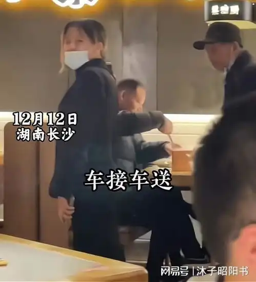 职业乞丐进店乞讨,店员拿喇叭在后面揭发车接车送,一月一万