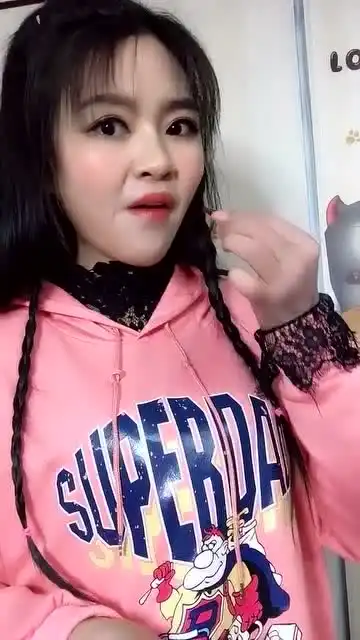 美女太幽默了,好搞笑