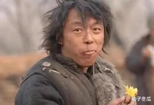 明星和演员的差距,同演乞丐周星驰直接手抓饭,杨颖是来搞笑的吧