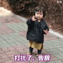 整整3吨男子背81麻袋现金买车,现场图超震撼