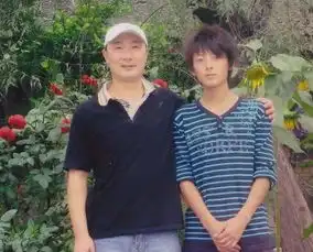 谁有陈翔小时候的照片麽