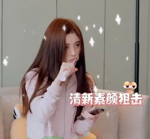 扮弱小绝不露全脸假装天生发量多,鞠婧祎的偶像包袱也太重了