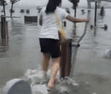 搞笑段子一个乞丐上门行乞...