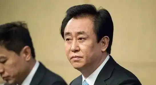许家印背后的三座靠山,一位去世一位瘫痪,难怪他能如鱼得水