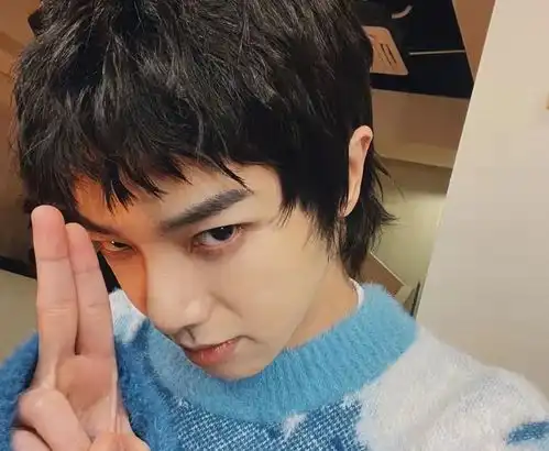 圈内人爆料男星与粉丝有暧昧关系,公司将女生开除,华晨宇遭牵连