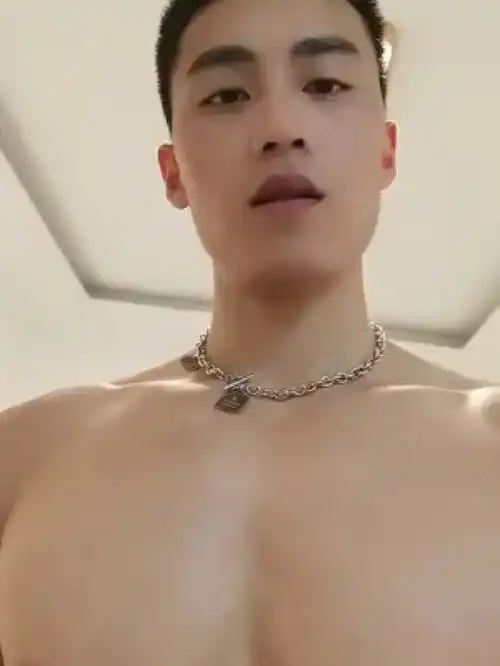 帅哥卖萌肌肉男小鲜肉身材秀胸肌