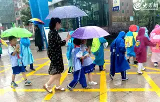 点赞风雨之中,他们撑起一片晴空
