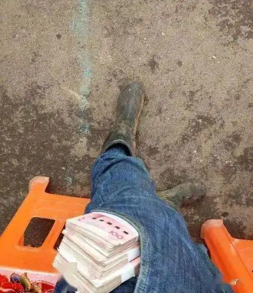搞笑图片姑娘,别担心吃饭的问题,没有外卖小哥办不了的事