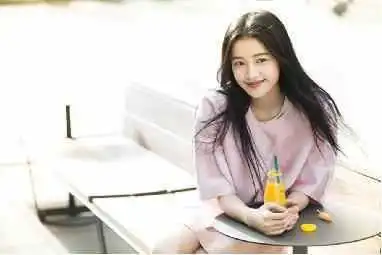 肤白貌美撞脸李沁,据说是前途不可限量新一代女神