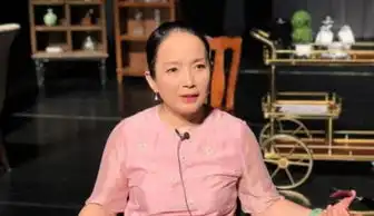 头婚嫁张丰毅,二婚丈夫猝死在酒店,三婚收获幸福却要与儿决裂