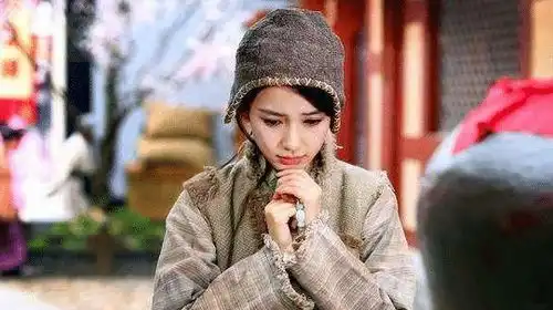 都是扮演乞丐,黄渤头发打结,刘德华睡大街杨颖是来搞笑的吗