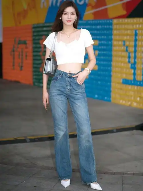 鲨鱼裤失宠了2024流行穿老爹裤,配淑女上衣时髦又减龄