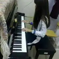 qq清新2014年大头女生qq头像素材