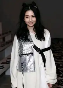 邱淑贞女儿首次走秀,被喷下一个木村光希,网友仪态堪称整容刀