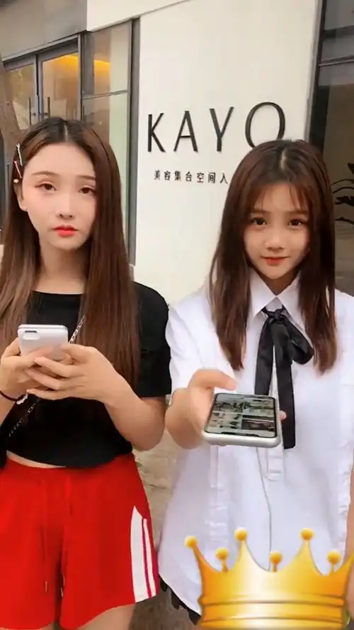 搞笑美女讲话亮了逍遥美女