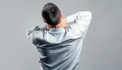 防控疫情待在家,落枕是不是得了颈椎病