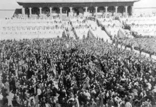 1945年的今天报纸头版上有什么新闻