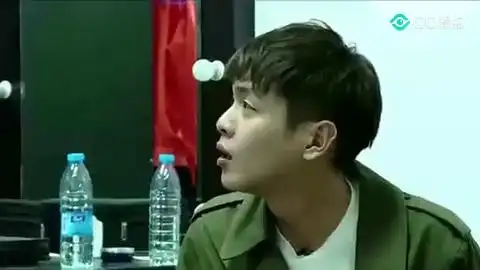 林更新和张若昀亲自cos邻居家傻狗,表情神同步,网友太搞笑了