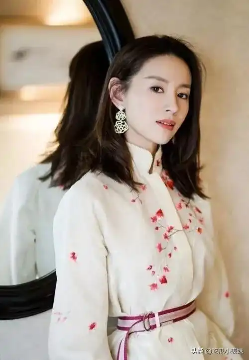 董洁,魅力女人,肤白貌美