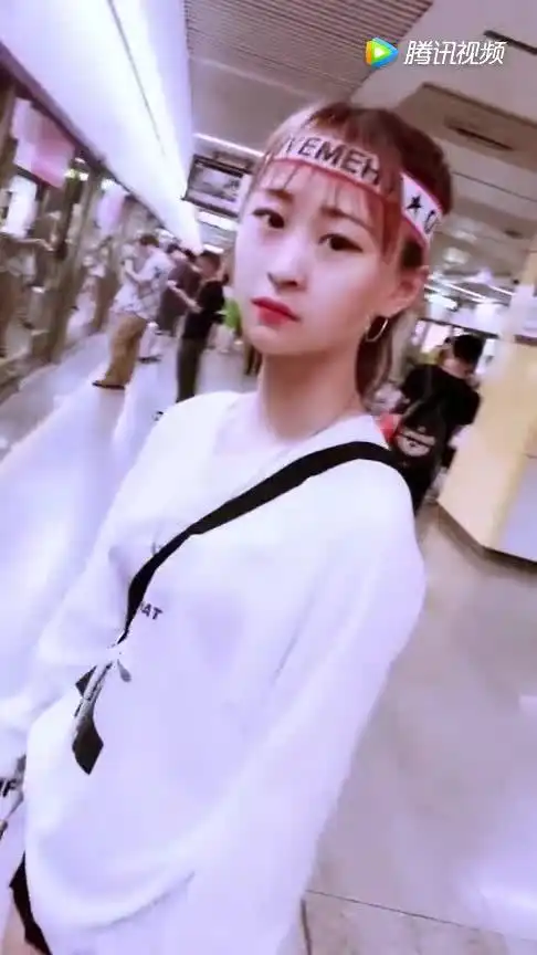 搞笑美女,我能为你唱首歌吗