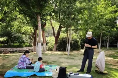 老人夏天带娃的迷信行为,多数都在坑孩子,新手爸妈要重视