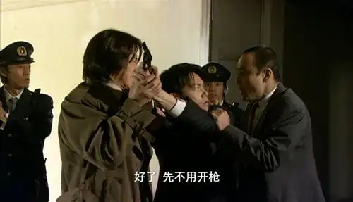假面骑士空我人物传空我四骑樱井刚表现平平,但是表情却很丰富