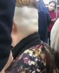 搞笑gif趣图比脸大,姐姐我还真没输过