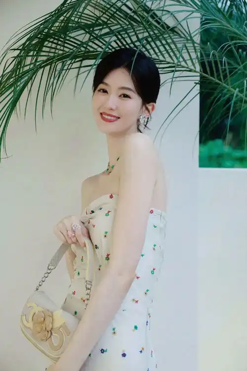 乔欣,肤白貌美的她,妥妥的气质女神