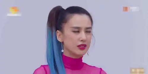 离开周星驰14年,黄圣依,可算红了