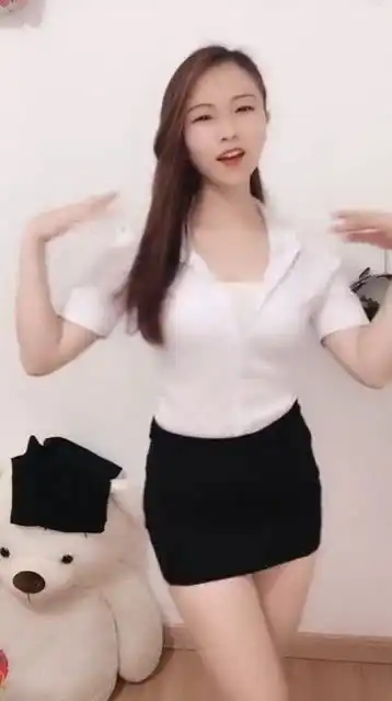 肤白貌美人美歌甜
