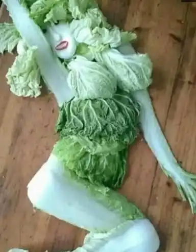 每日一笑当班主任强调不能在教室吃东西时,最后一排同学的反应