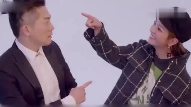 赵薇晒表情包道早安,好友苏有朋调皮接龙互动场面十分搞笑