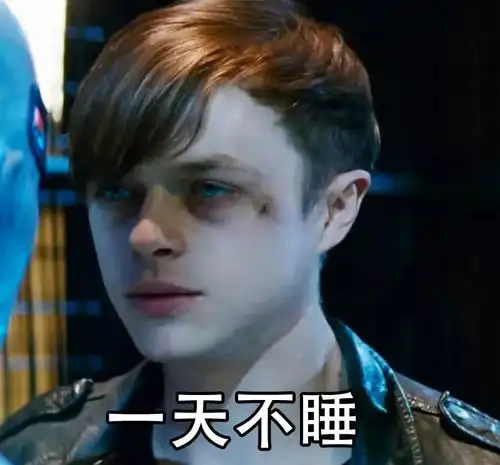 走在配音路上的年轻人