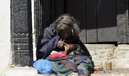 老公离世,儿媳每月管婆婆要三千元,逛街时偶遇婆婆儿媳当场懵住