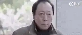 陈坤晒和作爹倪大红合影,表情搞怪,自称蹭父皇热度