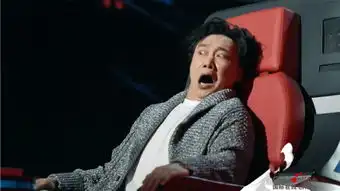 周杰伦童心大发整蛊陈奕迅新晋导师秒变表情包