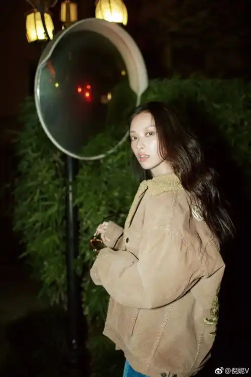 倪妮告诉你,冬天想显瘦一定要穿大一号的衣服