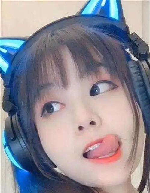 绝地求生主播成名就变样小团团不敢露脸呆妹矫情,就她不忘初心