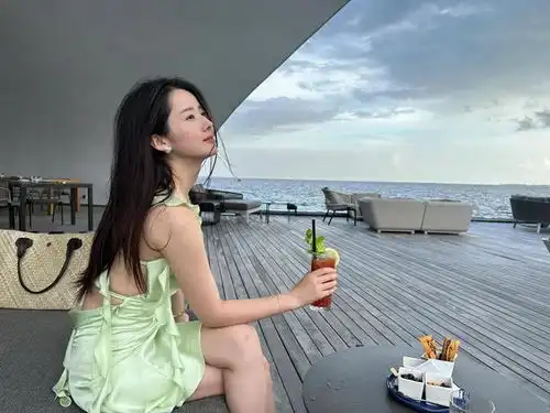 景如洋真的从头美到脚趾,演员景如洋美图集,爱足阁