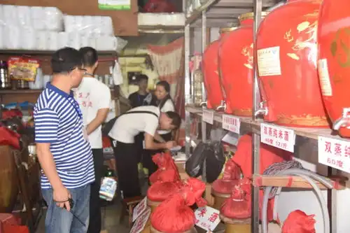 多部门联合开展综合执法大行动,市民点赞创文就应该共同参与,共同遵守文明的行为