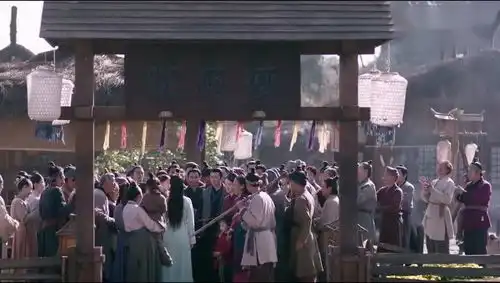 胡冰卿安然无恙回到泉水,队友竟然为此欢呼表情亮了